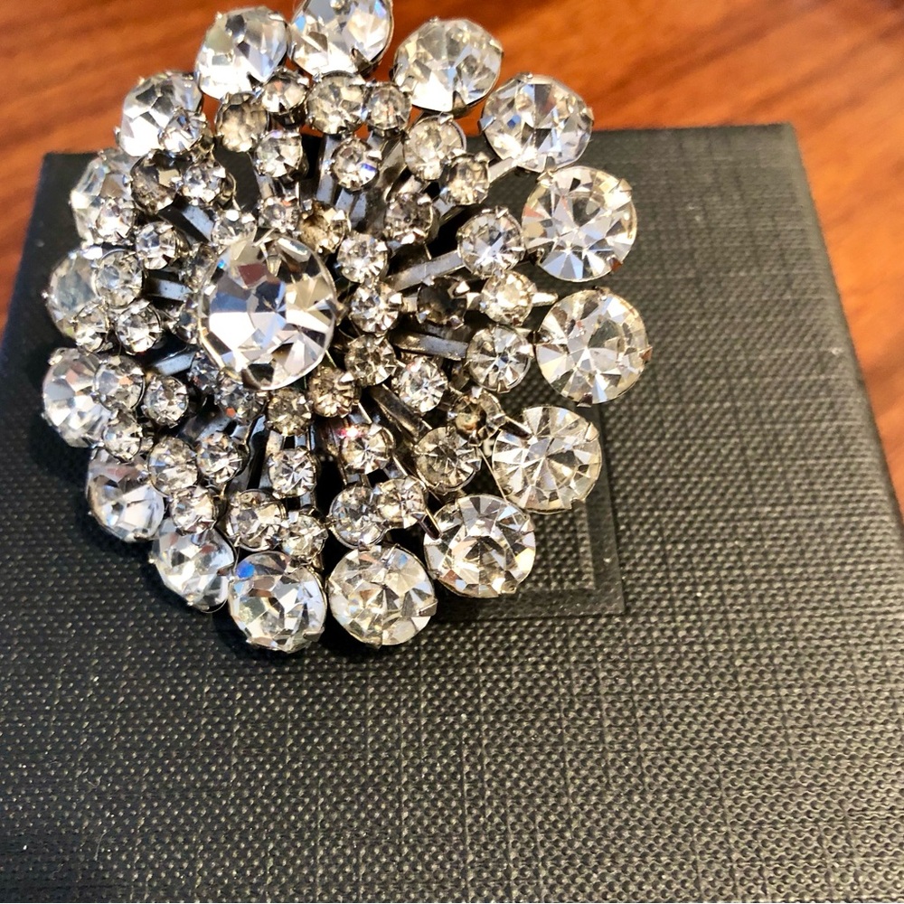 ✨Vintage Rhinestone Starburst Brooch✨ - Picture 2 of 4